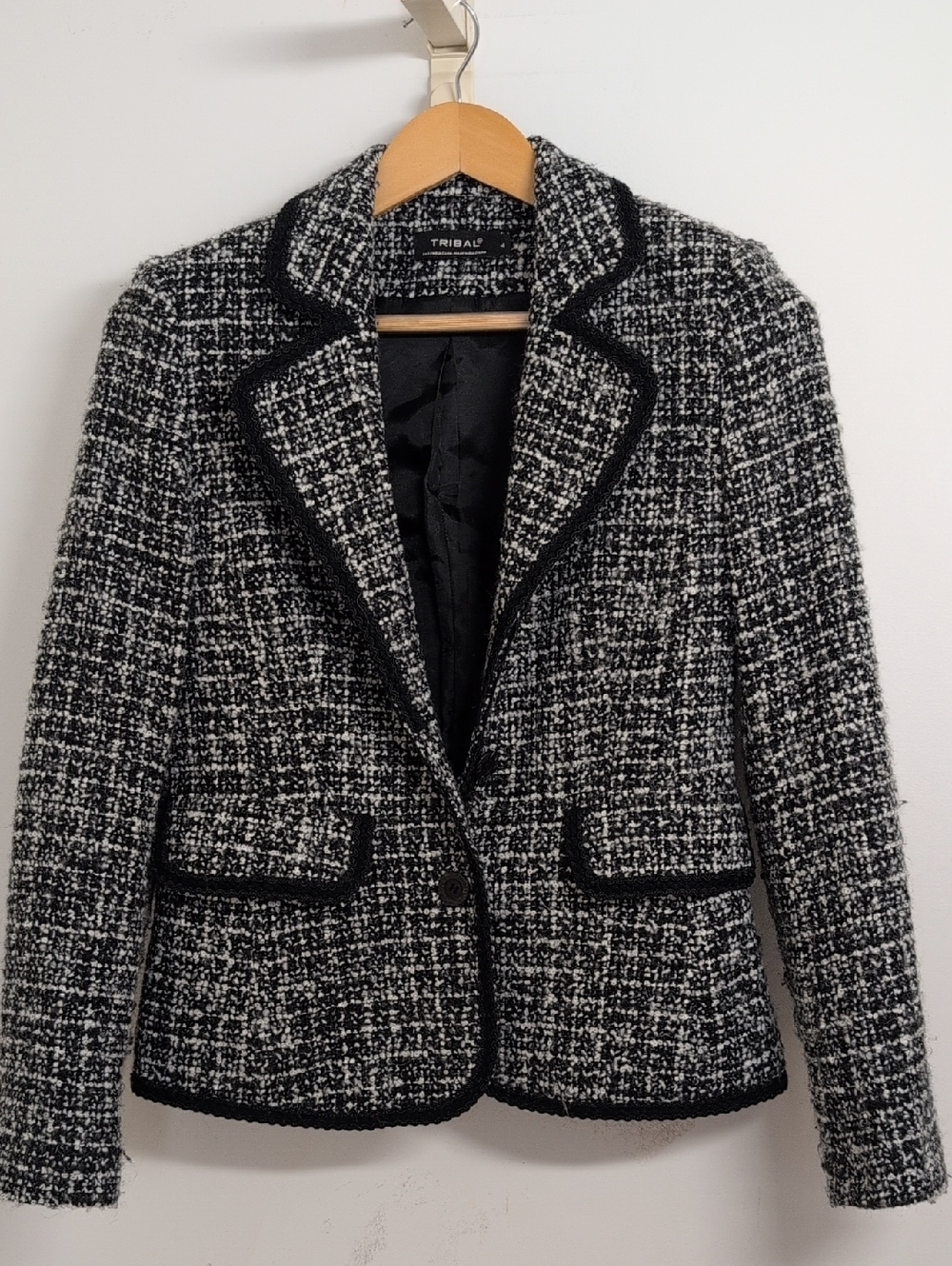 TRIBAL Black White Bouclé Tweed Blazer Jacket Size 4 Classic Chanel Inspired